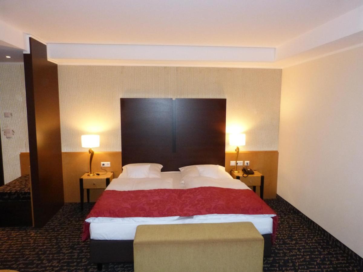 Hotel Roshop Barnstorf Bagian luar foto